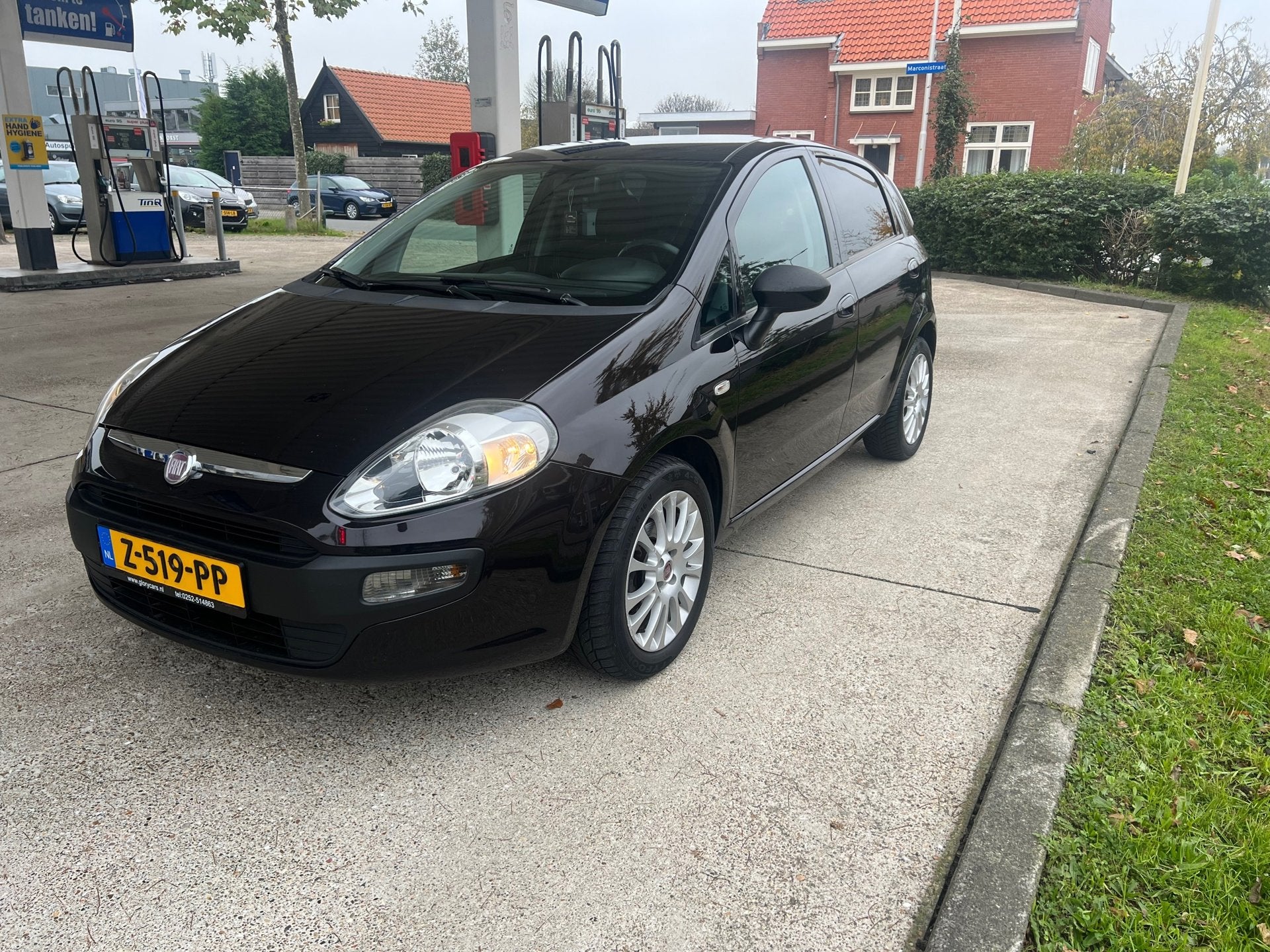 Fiat Punto Evo 1.4-16V NIEUWE KOPPELING-LEER-PDC-ANDROID, Auto's, Fiat, Voorwielaandrijving, Euro 5, Zwart, 4 cilinders