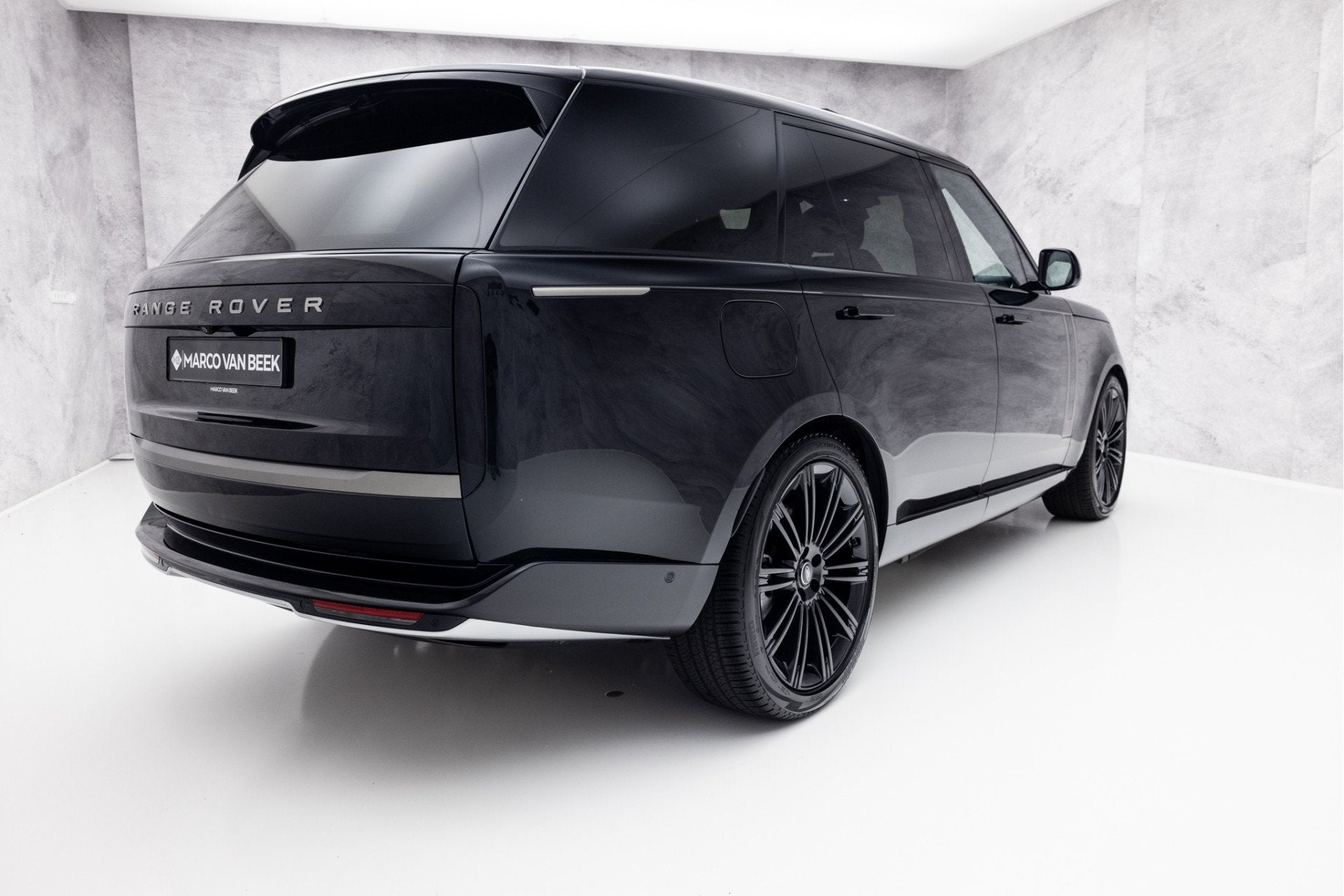 Land Rover Range Rover 3.0 P460e LWB HSE PHEV | Massage | 23, Automaat, 12 maanden, Leder en Stof, Plug-in hybride