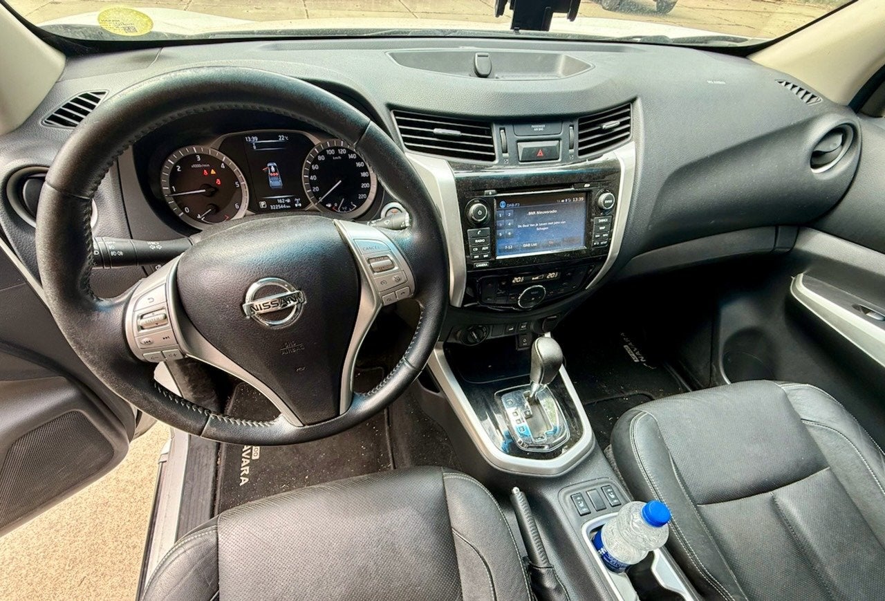 Nissan Navara 2.3 dCi Tekna DC (5-zitplaatsen) Snoeks, Auto's, Automaat, Gebruikt, Wit, Bedrijf