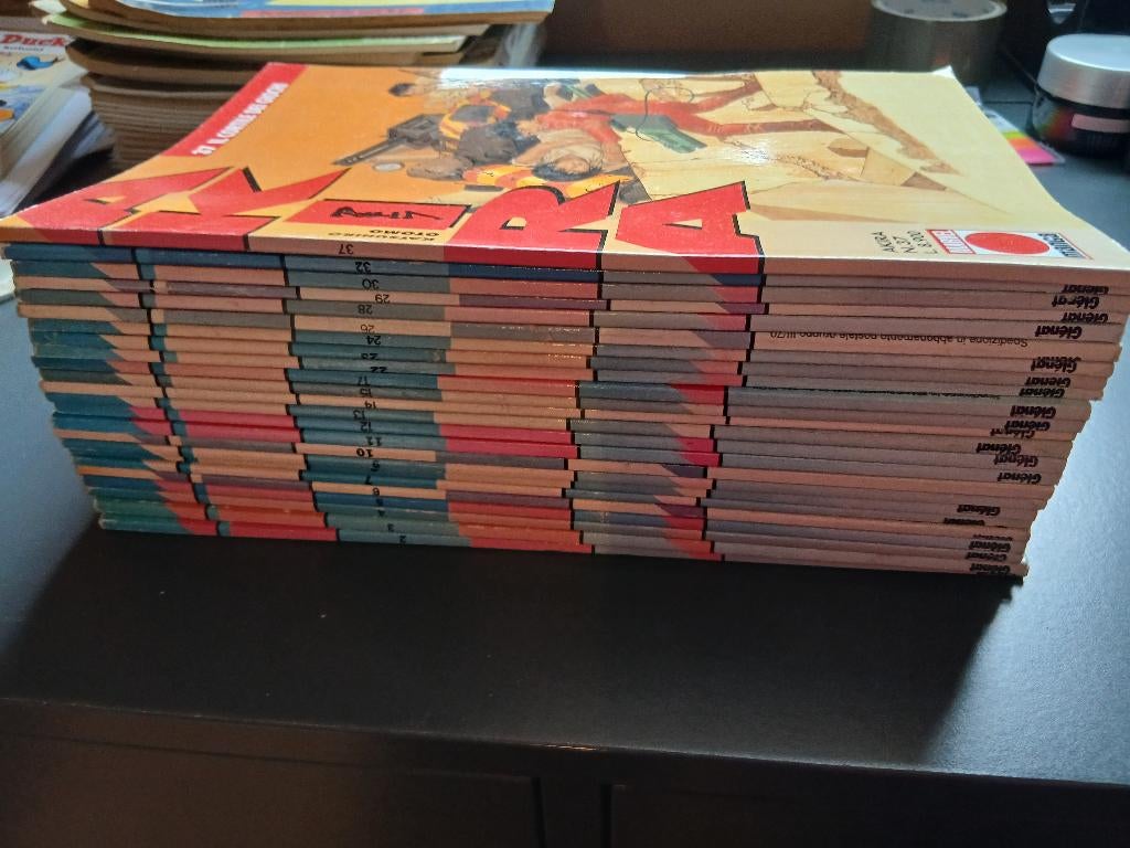 Akira katsuhiro otomo italiaans, Gelezen, Ophalen of Verzenden, Katsuhiro Otomo, Meerdere stripboeken