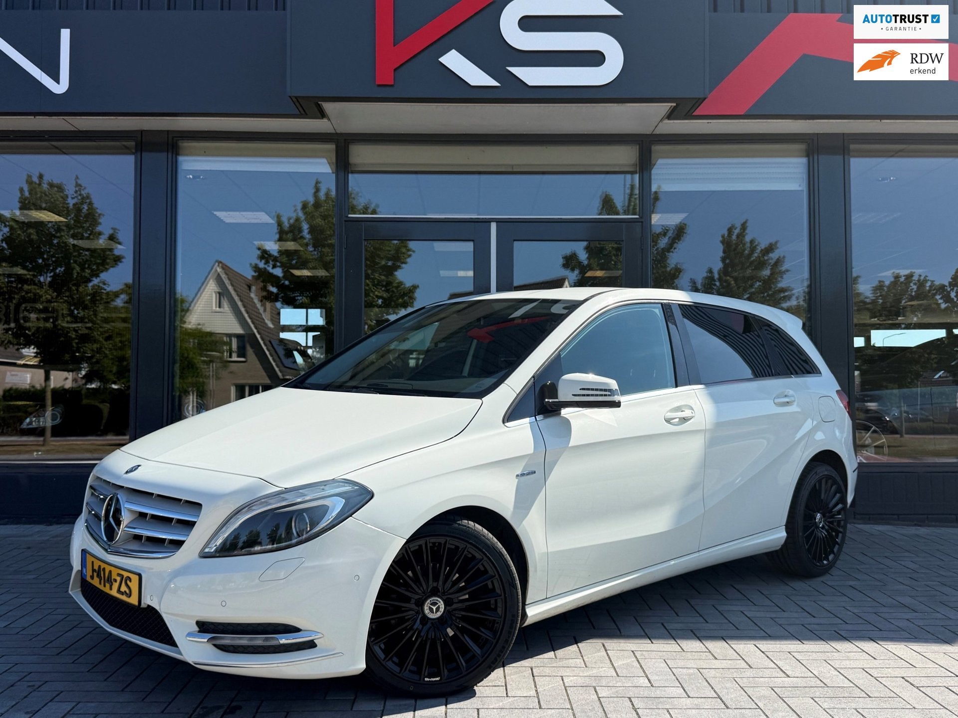 Mercedes-Benz B-klasse 180 Ambition Bi Xenon Navi Pdc 18inch, Voorwielaandrijving, Stof, Gebruikt, 1295 kg