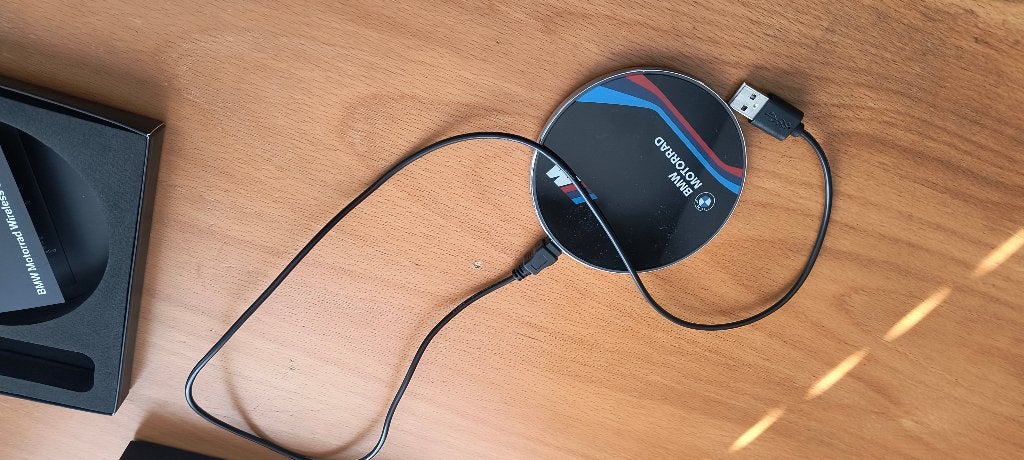 Mobiele draadloze oplader BMW, Ophalen of Verzenden, Zo goed als nieuw, Overige merken, Draadloze oplader
