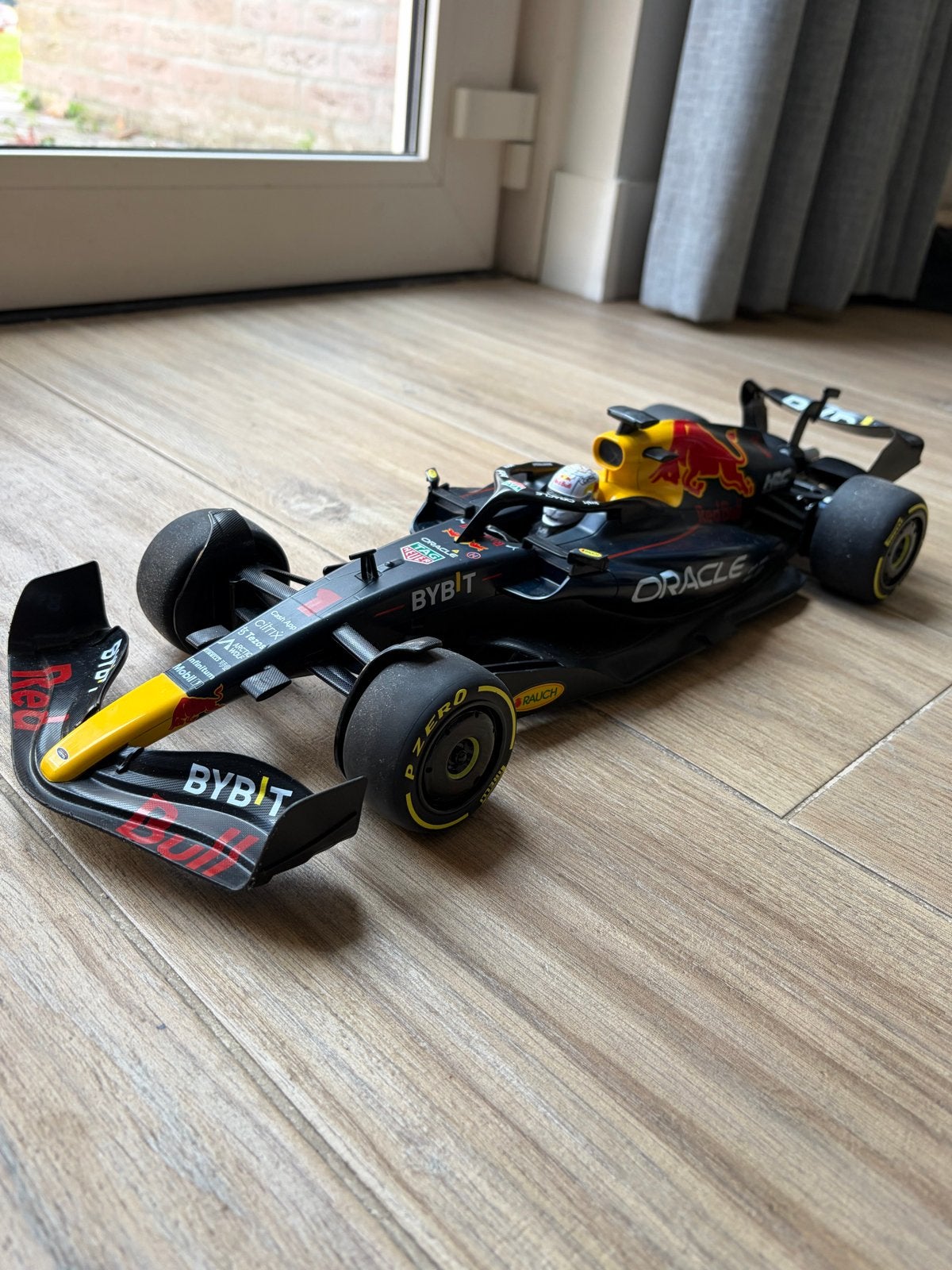 Red Bull Racing F1 RC Auto Max Verstappen Schaal 1:12, Zo goed als nieuw, Auto onroad, RTR (Ready to Run), Overige schalen