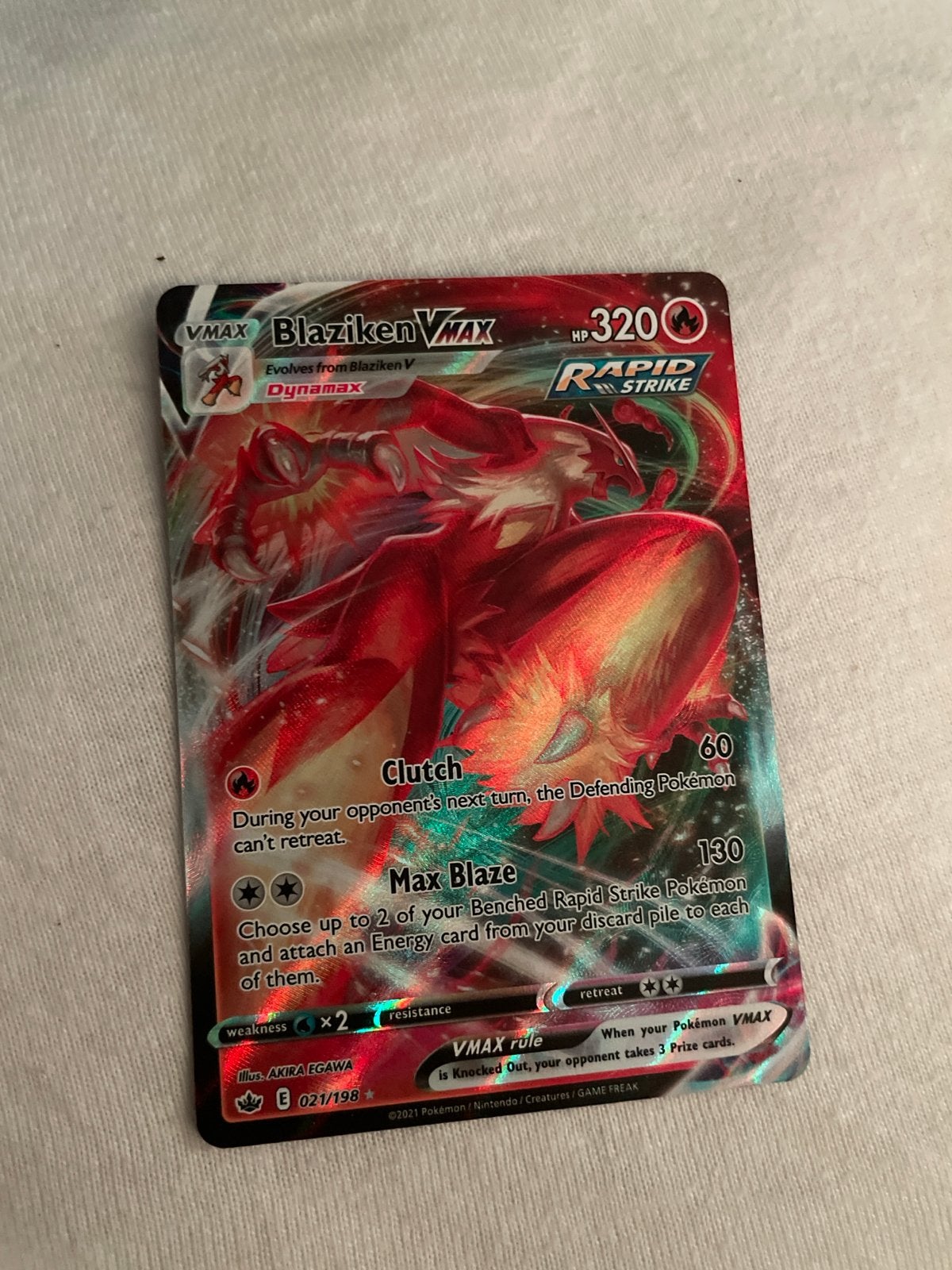 Blaziken VMAX Rapid Strike Pokémon Kaart (Foil), Ophalen of Verzenden, Zo goed als nieuw, Losse kaart, Foil