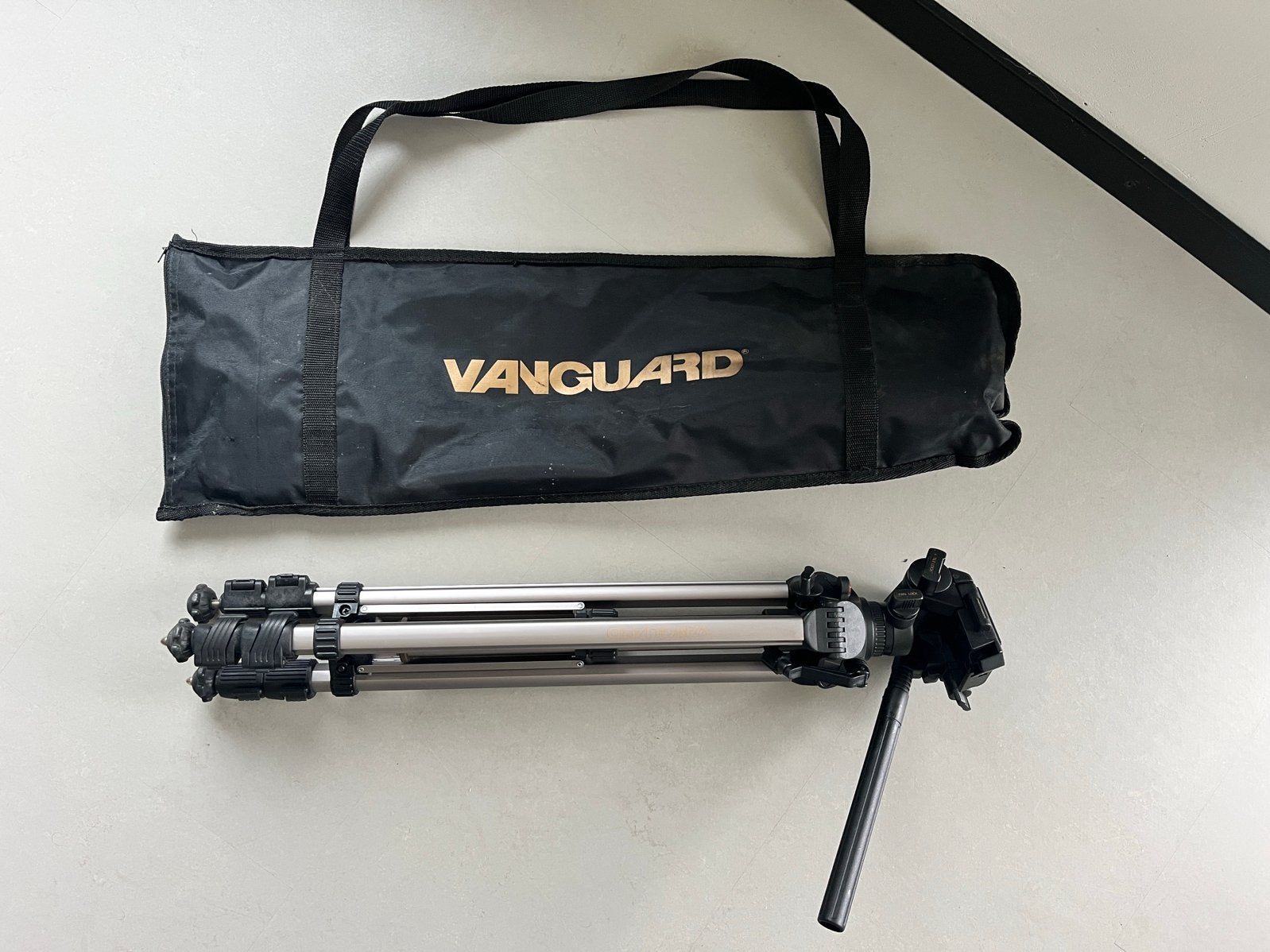 Vanguard VT-840 Statief met draagtas, Gebruikt, Vanguard, Inclusief draagtas, 125 tot 150 cm