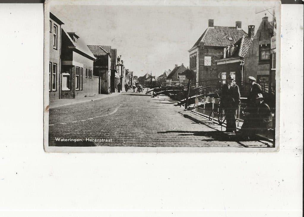 Wateringen Herenstraat met dorpelingen met namen, Ophalen of Verzenden, 1920 tot 1940, Gelopen, Zuid-Holland
