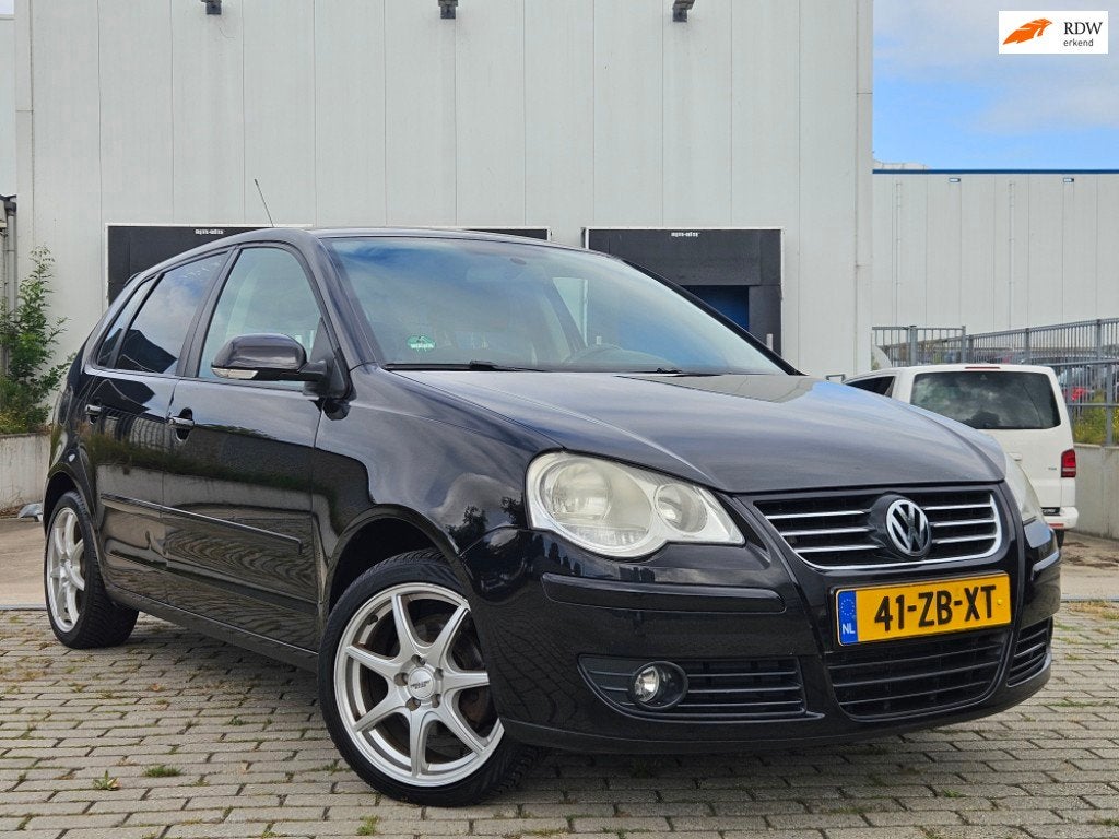 Volkswagen Polo 1.6-16V Sportline Cruise Airco NAP APK, Voorwielaandrijving, Stof, Gebruikt, Handgeschakeld