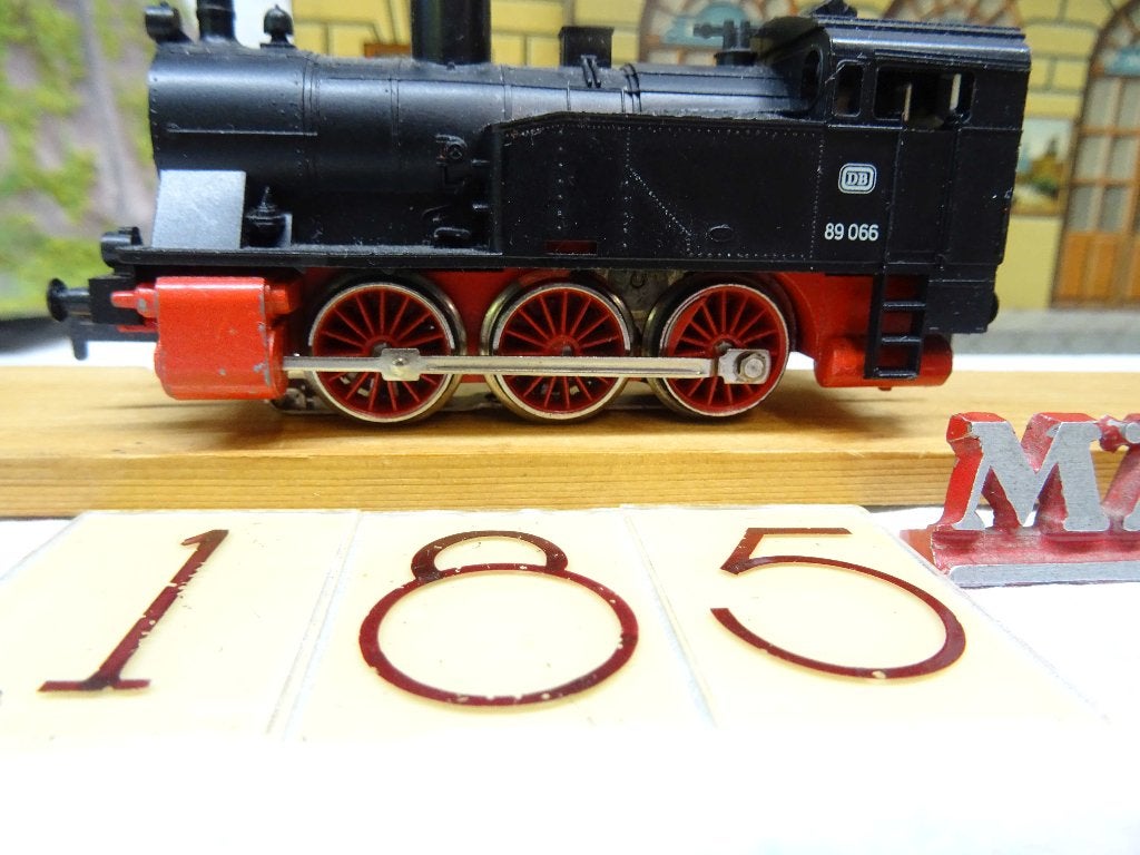 185=Marklin 3104 tender loc van de Duitse spoorwegen.249, Wisselstroom, Locomotief, Ophalen of Verzenden, Zo goed als nieuw