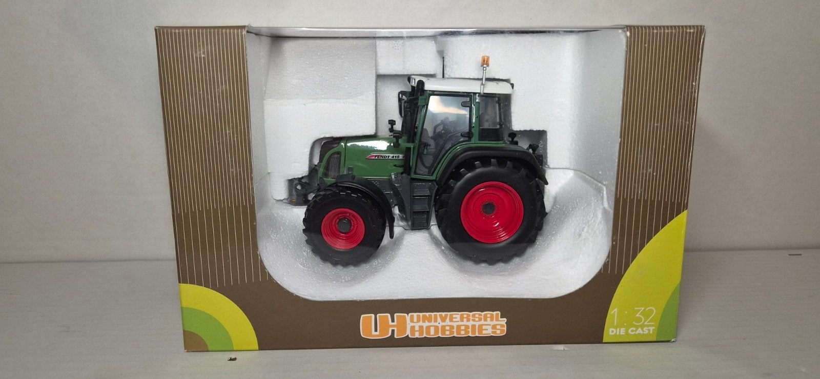 Fendt Vario 415 Universal Hobbies, Hobby en Vrije tijd, Modelauto's | 1:32, Zo goed als nieuw, Tractor of Landbouw, Universal Hobbies
