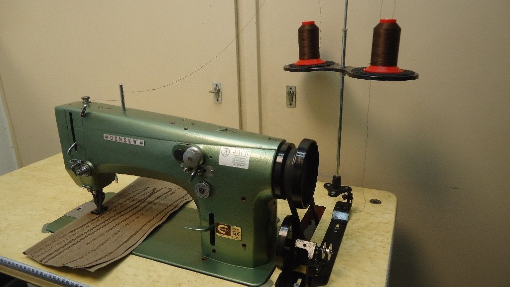 Industrie Naaimachine Consew Dubbel Trs Zig zag Rechtstikker, Hobby en Vrije tijd, Naaimachines en Toebehoren, Ophalen of Verzenden