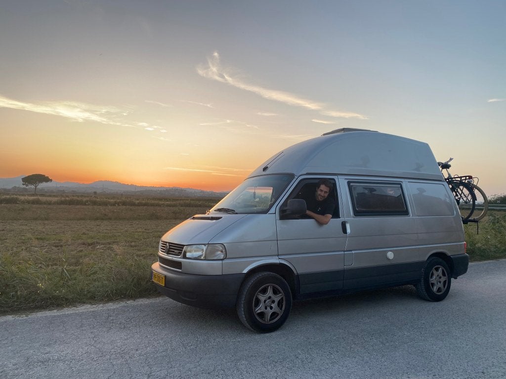 Foto 16 van Mooie Volkswagen Transporter T4 camper / camperbus te koop!