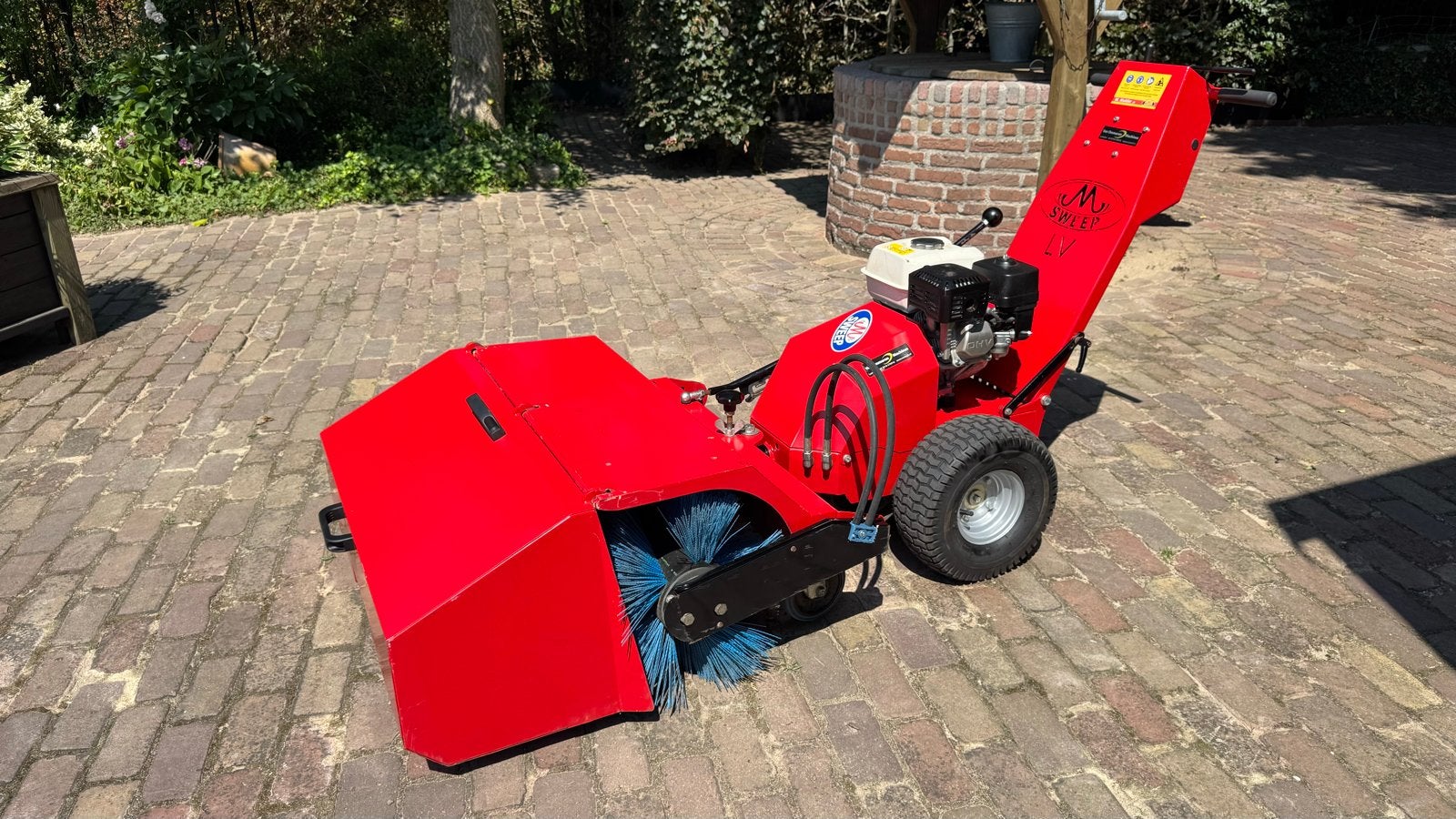 Veegmachine M Sweep LV 90 H - Krachtige Honda motor, Tuin en Terras, Ophalen, Zo goed als nieuw