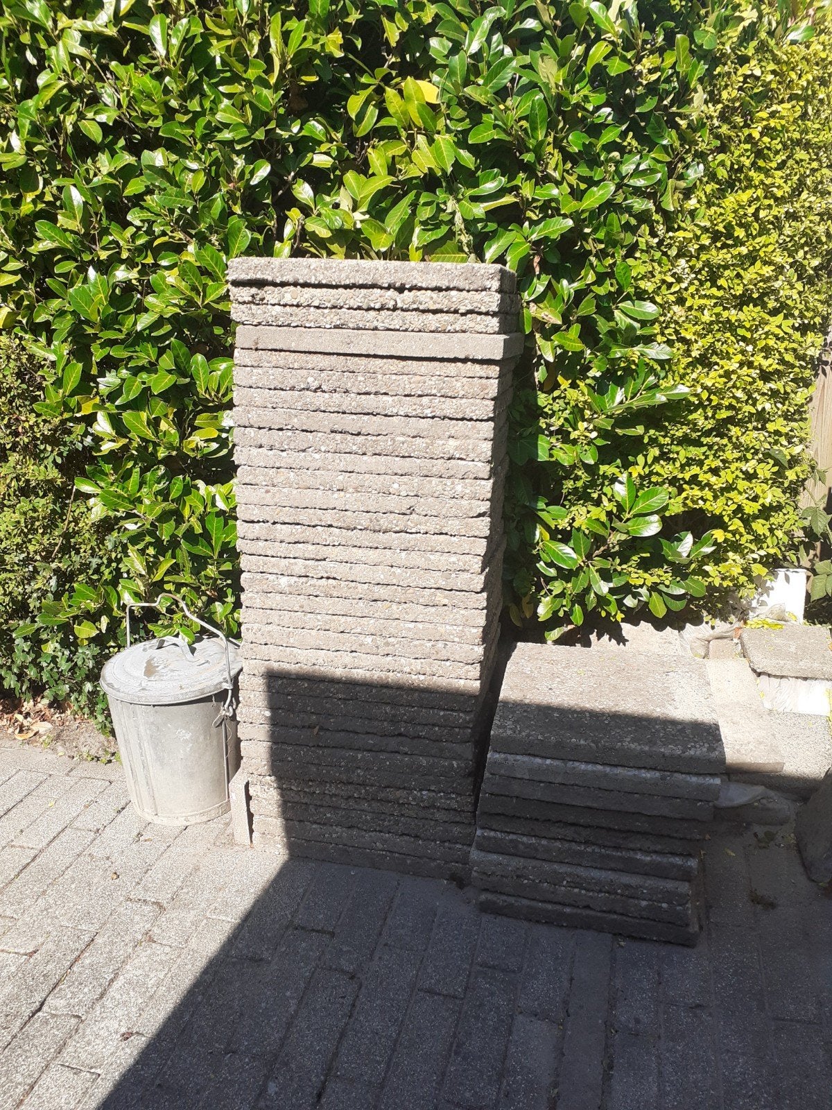 Gebruikte betonnen terrastegels 60 40 cm gratis !, Ophalen, Gebruikt, 10 m² of meer, Beton