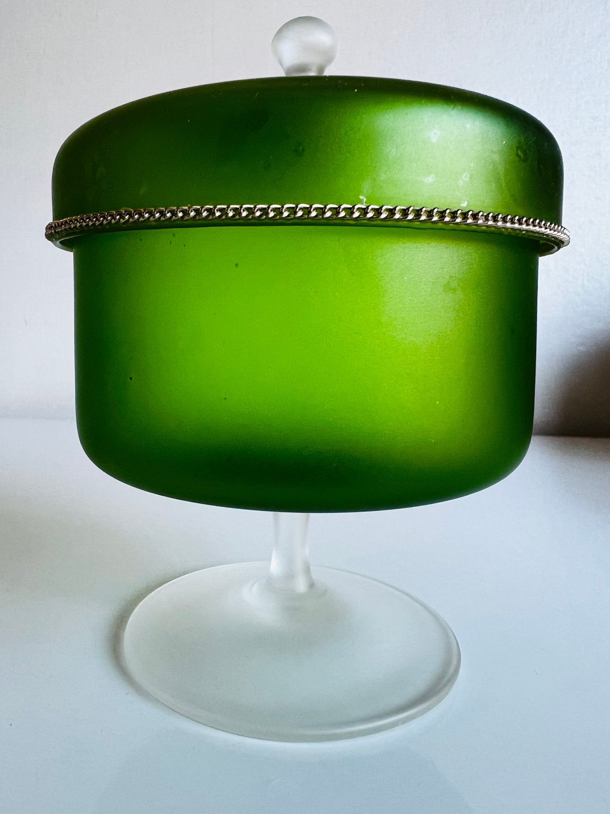 Vintage Groen Glazen Bonbonniere op Voet met Gouden Rand, Ophalen of Verzenden