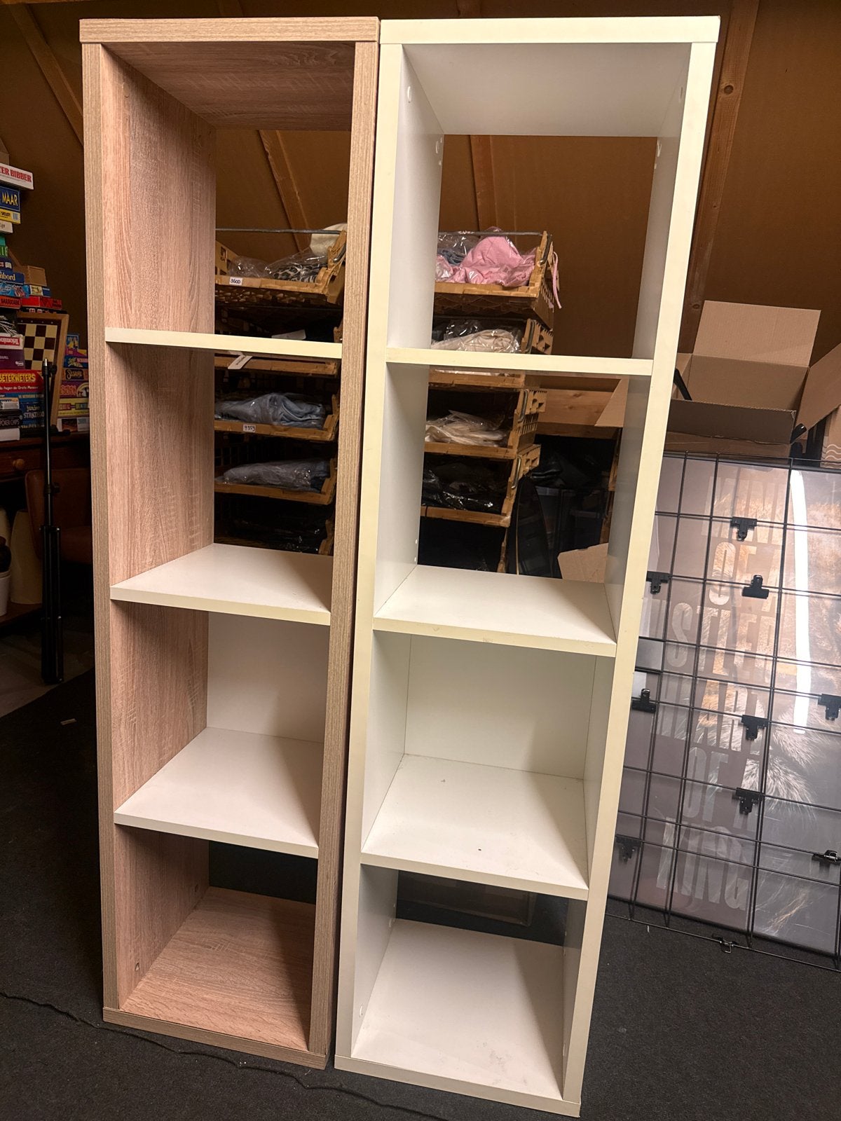 Set van 2 smalle boekenkasten/opbergkasten - wit en hout, Ophalen, Met plank(en), Minder dan 50 cm, Gebruikt