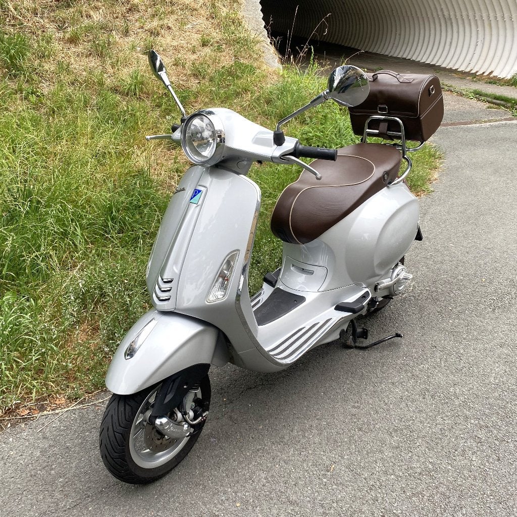 Vespa Primavera 70th anniversary in Grigio/grijs. 2875 km., Ophalen, Gebruikt, Overige modellen, Benzine