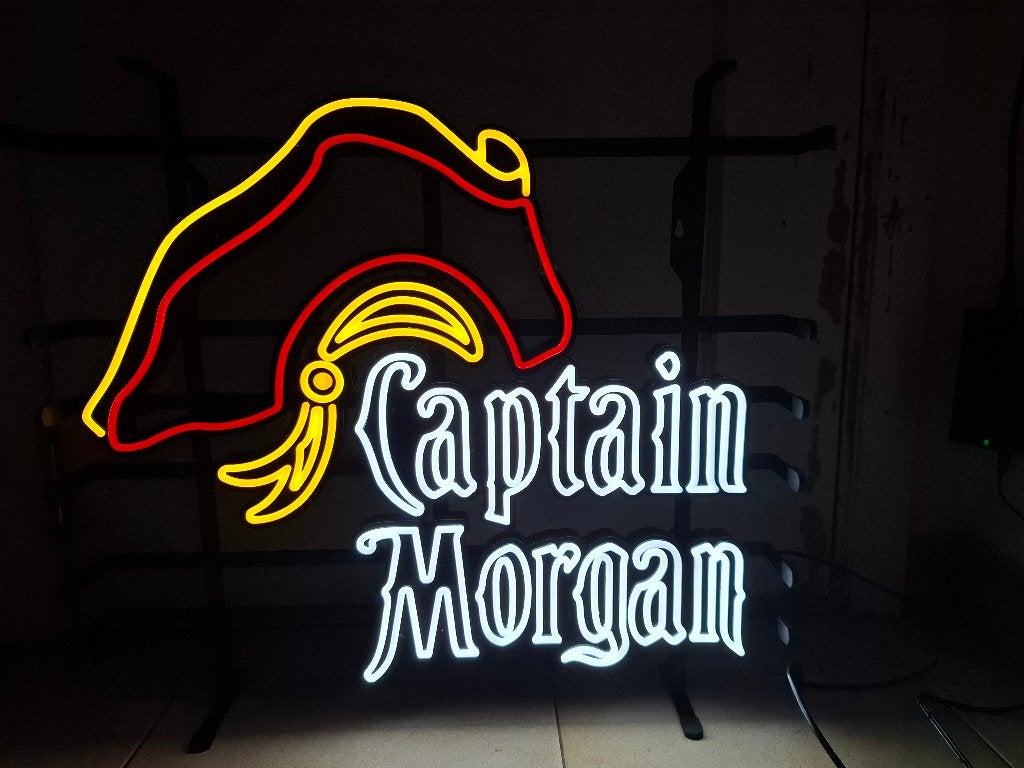 Authentieke lichtreclame Captain Morgan rum, Ophalen of Verzenden, Nieuw, Lichtbak of (neon) lamp