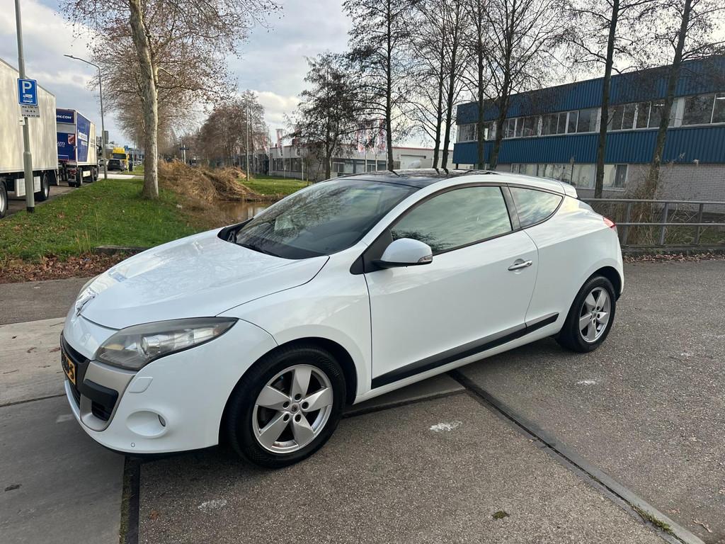 Renault Mégane Coupé 1.6 Dynamique!Panodak!Navi!PDC!Lm.vel, Voorwielaandrijving, Gebruikt, 4 cilinders, Wit