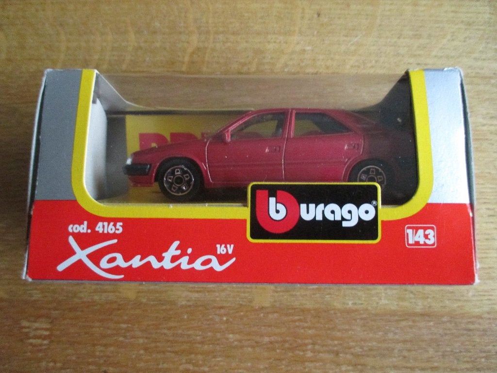 3 bBurago modelauto's in doos., Ophalen of Verzenden, Zo goed als nieuw, Auto, Overige merken