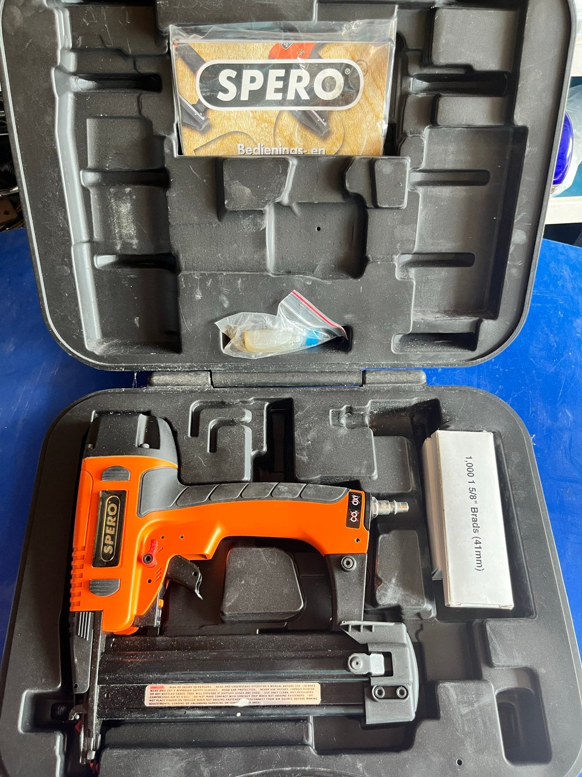 Nieuwe SPERO Spijkertacker op perslucht, Doe-het-zelf en Verbouw, Gereedschap | Handgereedschap, Ophalen of Verzenden, Nieuw, Tacker/nietmachine