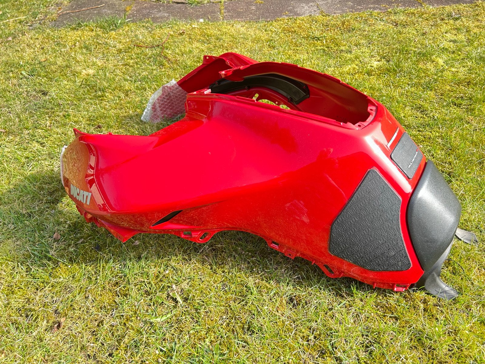 Ducati Multistrada V4 brandstof tank cover rood, Ophalen of Verzenden, Gebruikt