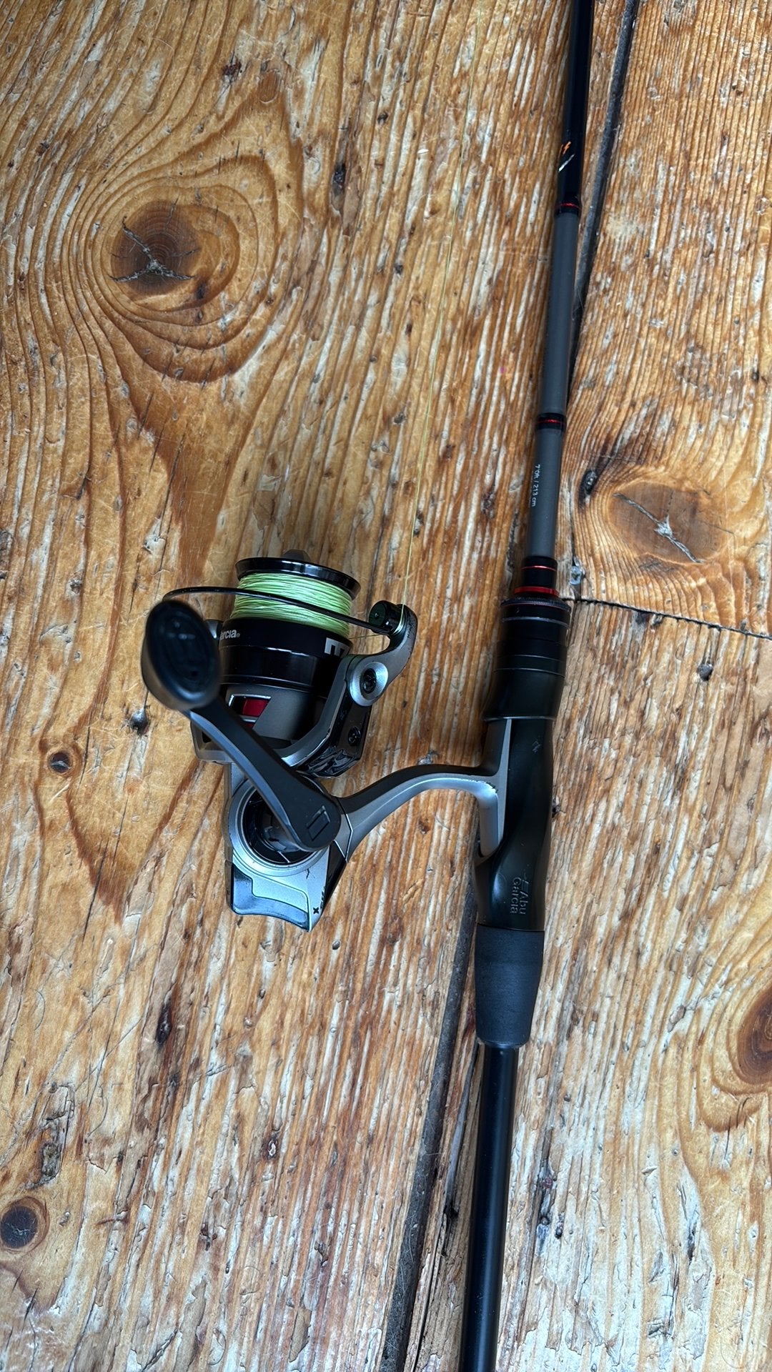 Abu garcia spining combo moet snel weg, Watersport en Boten, Hengelsport | Roofvissen, Ophalen, Zo goed als nieuw, Complete set