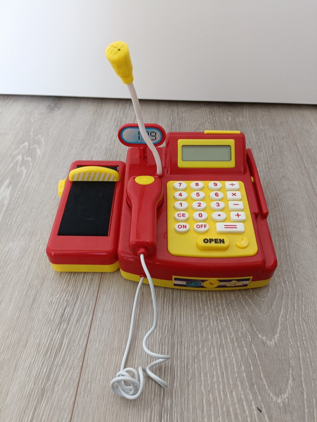Speelgoed kassa met microfoon en rekenmachine, Ophalen, Gebruikt, Jongen of Meisje