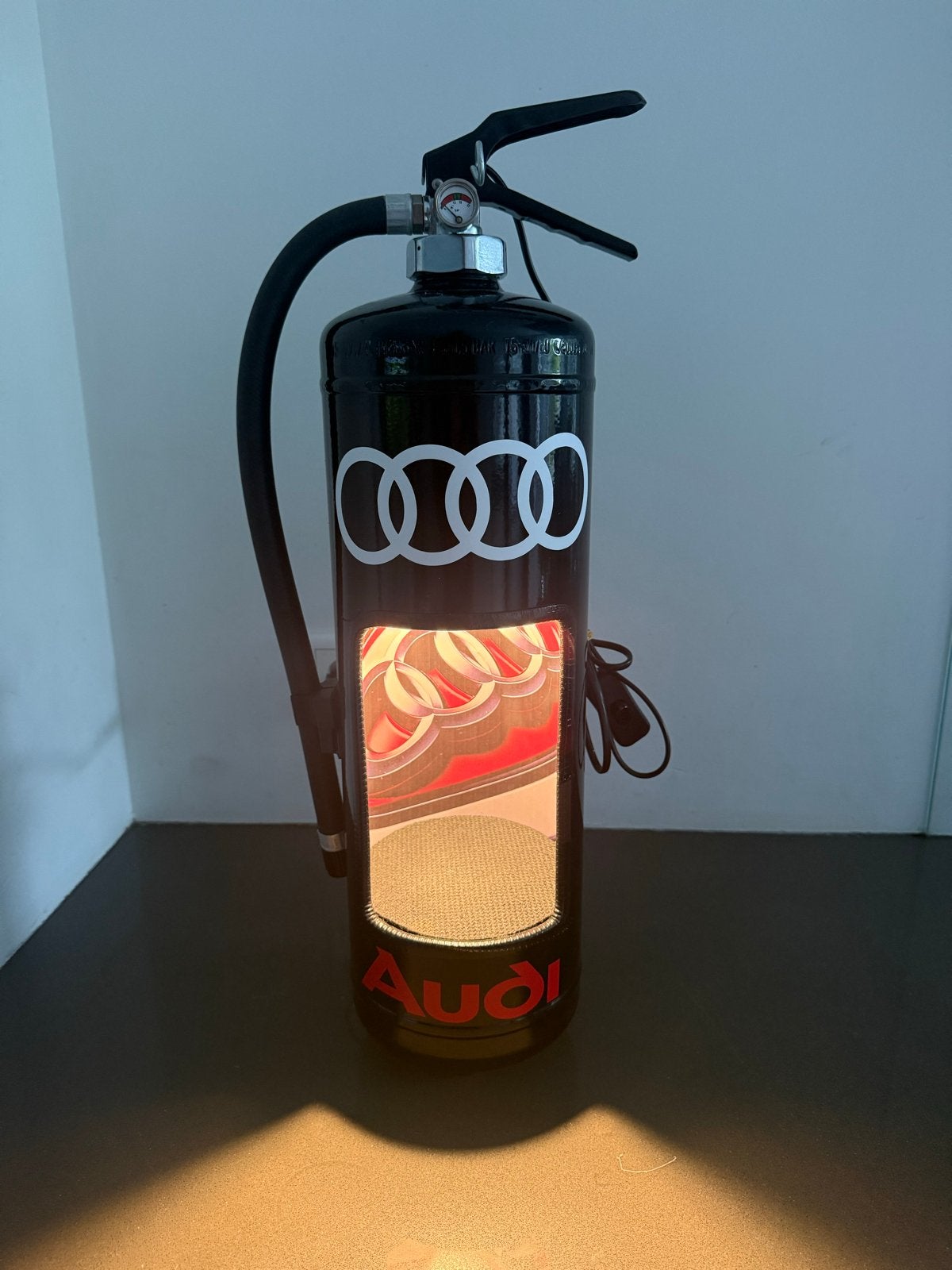 Decoratieve Audi-lamp van brandblusser, Overige merken, Gebruikt, Zwart, Industrieel