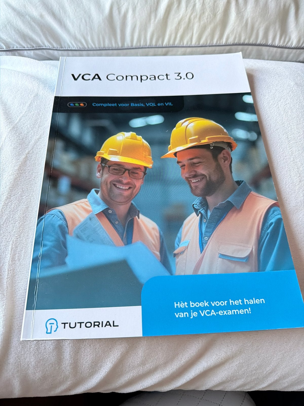VCA Compact 3.0 - Compleet boek voor VCA-examen, Ophalen of Verzenden, Zo goed als nieuw, Overige niveaus