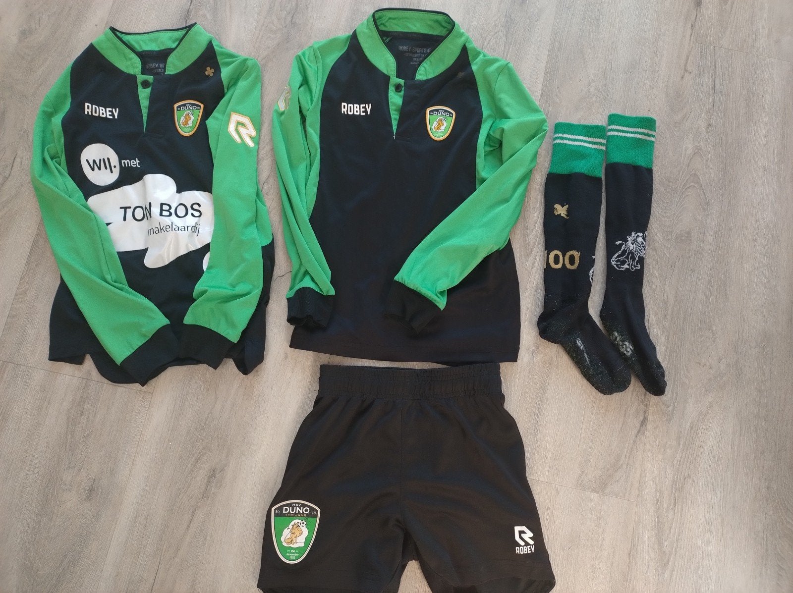 Voetbaltenue Duno maat 140 met sokken maat 31-35, Gebruikt, Sport- of Zwemkleding, Ophalen of Verzenden, Robey