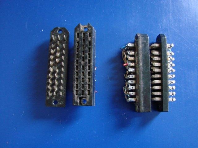 dertigpolige aansluitplug (2 complete sets), Ophalen of Verzenden, Gebruikt