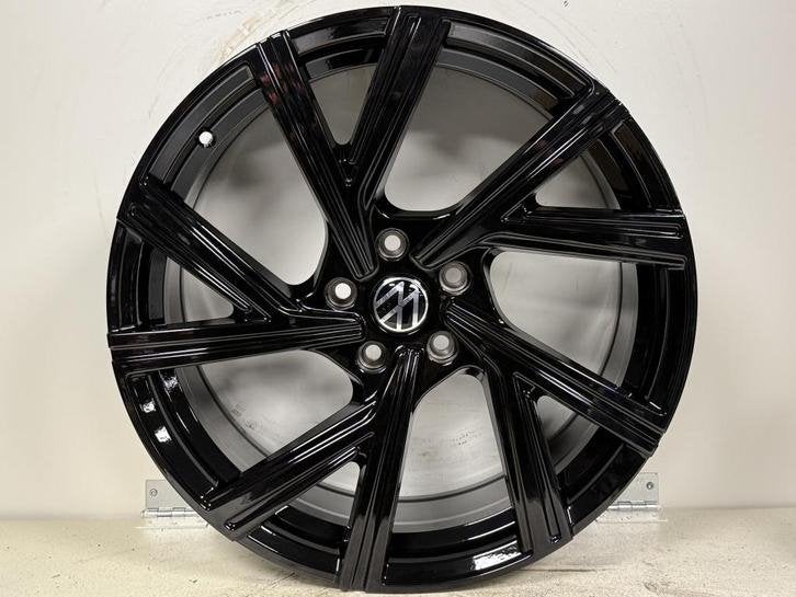 19" VW Bergamo Fits Golf/Caddy/Touran 5x112 et45 235/35/19, Banden en Velgen, Niet ingevuld, Nieuw, Ophalen of Verzenden