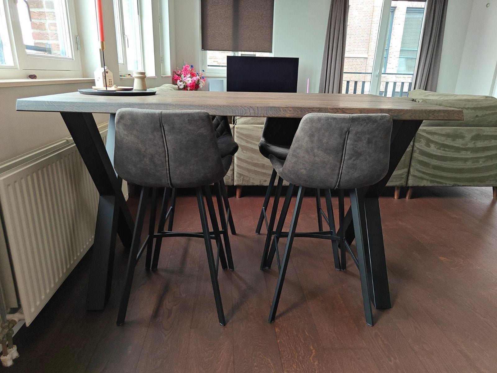 Hoge eettafel + stoelen van Piet Klerkx | Geïmpregneerd., Ophalen, Zo goed als nieuw