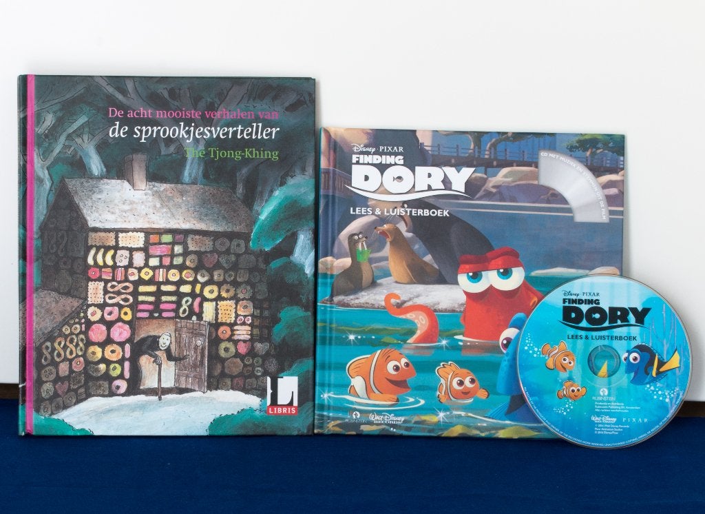 2 kinderboeken waarvan 1 met CD rom., Ophalen of Verzenden, Zo goed als nieuw, Sprookjes, The Tjong-King