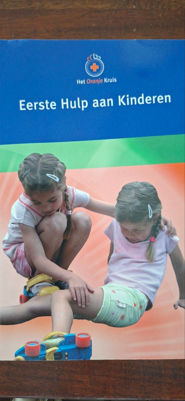 Boek: Eerste Hulp aan Kinderen, Ophalen, Zo goed als nieuw, Overige niveaus