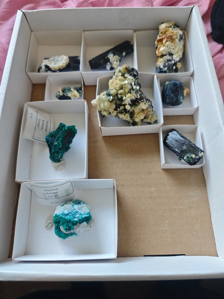 partij dioptaas en zwarte tourmalijn met alien fluoriet, Verzamelen, Mineralen en Fossielen, Ophalen of Verzenden, Mineraal