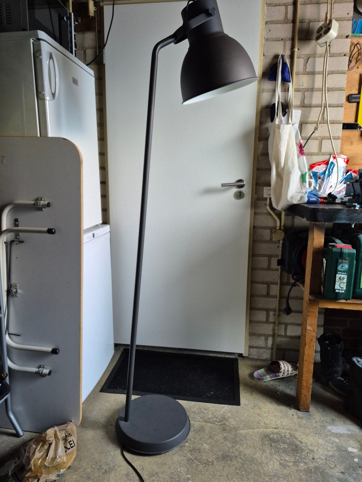 Grijze vloerlamp, 180 cm hoog, Gebruikt, Ophalen of Verzenden, Metaal, Modern