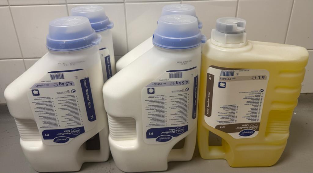 4x Diversey Suma Revoflow Max en 1x Clear Schoonmaakmiddel, Huis en Inrichting, Schoonmaakartikelen, Ophalen, Schoonmaakmiddel