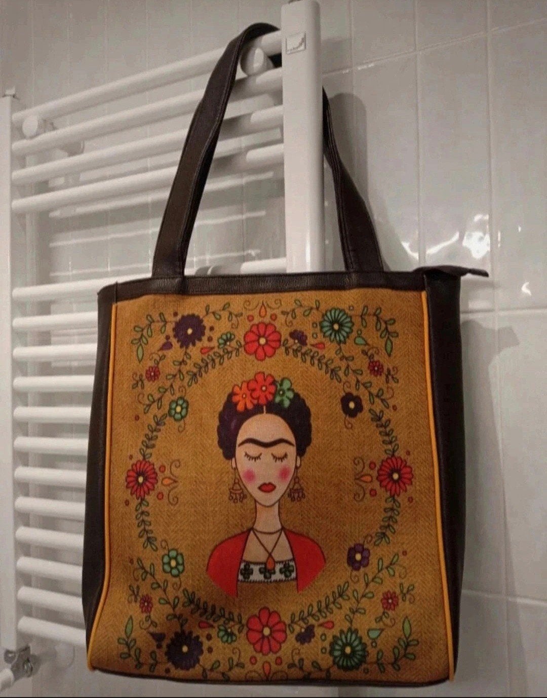 Geweldige grote tas met gobelin voorstelling Frida Kahlo., Sieraden, Tassen en Uiterlijk, Ophalen of Verzenden, Zo goed als nieuw