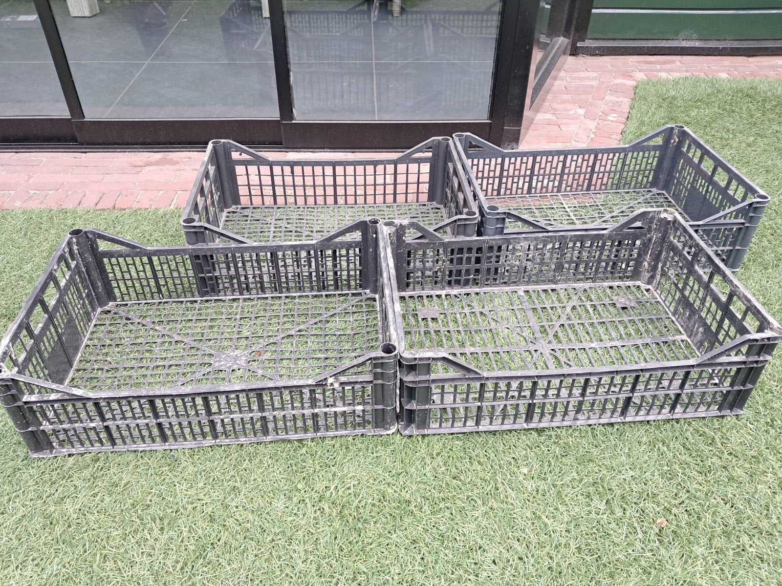 4x Zwarte Kunststof Kratten - Gebruikt maar Functioneel, Ophalen, Gebruikt
