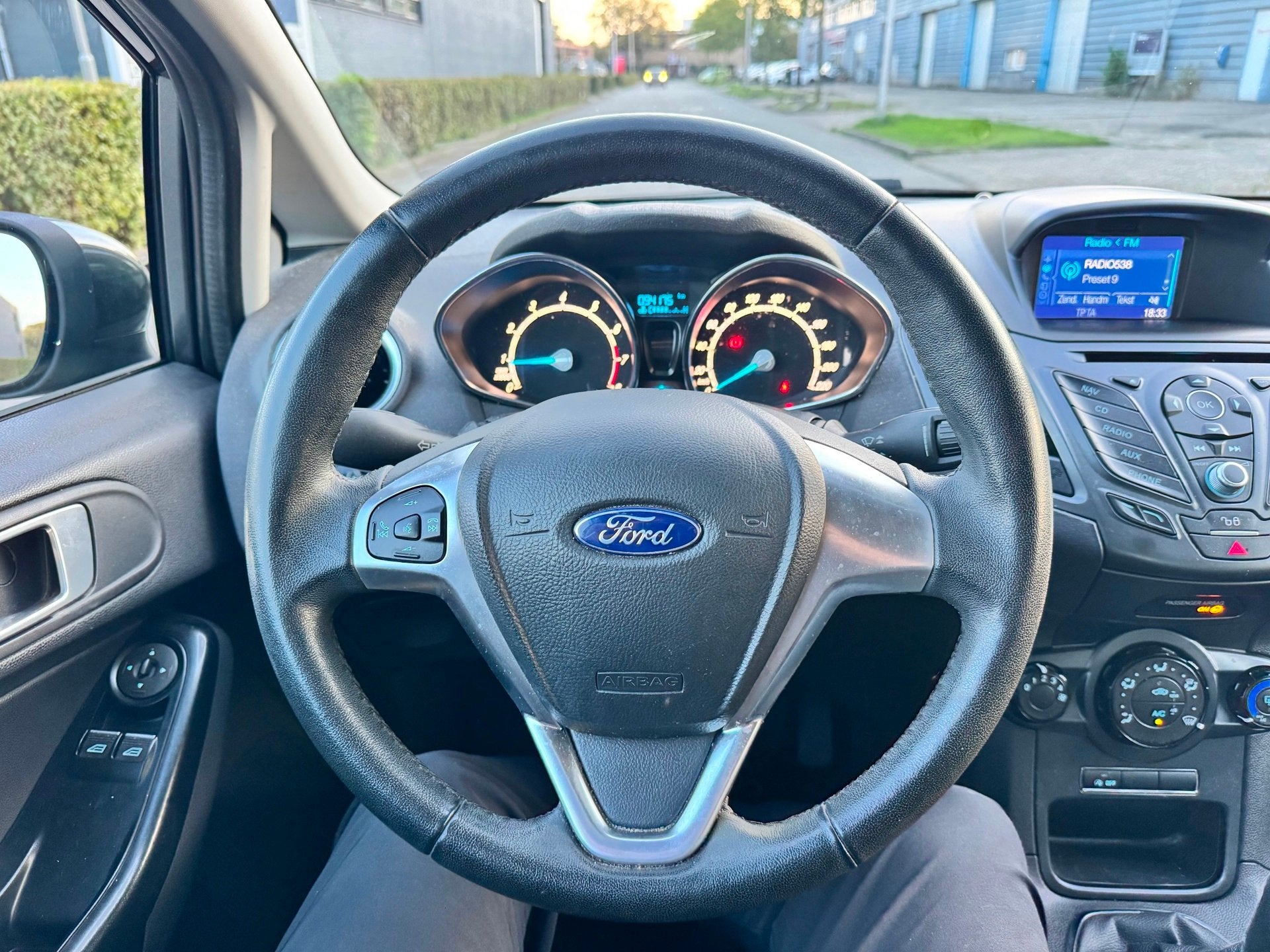 Ford Fiesta 1.0 Style|INCL NW DISTRIBUTIERIEM|INCL GROTE BEU, Dealer onderhouden, Gebruikt, 525 kg, Verwarmde buitenspiegels