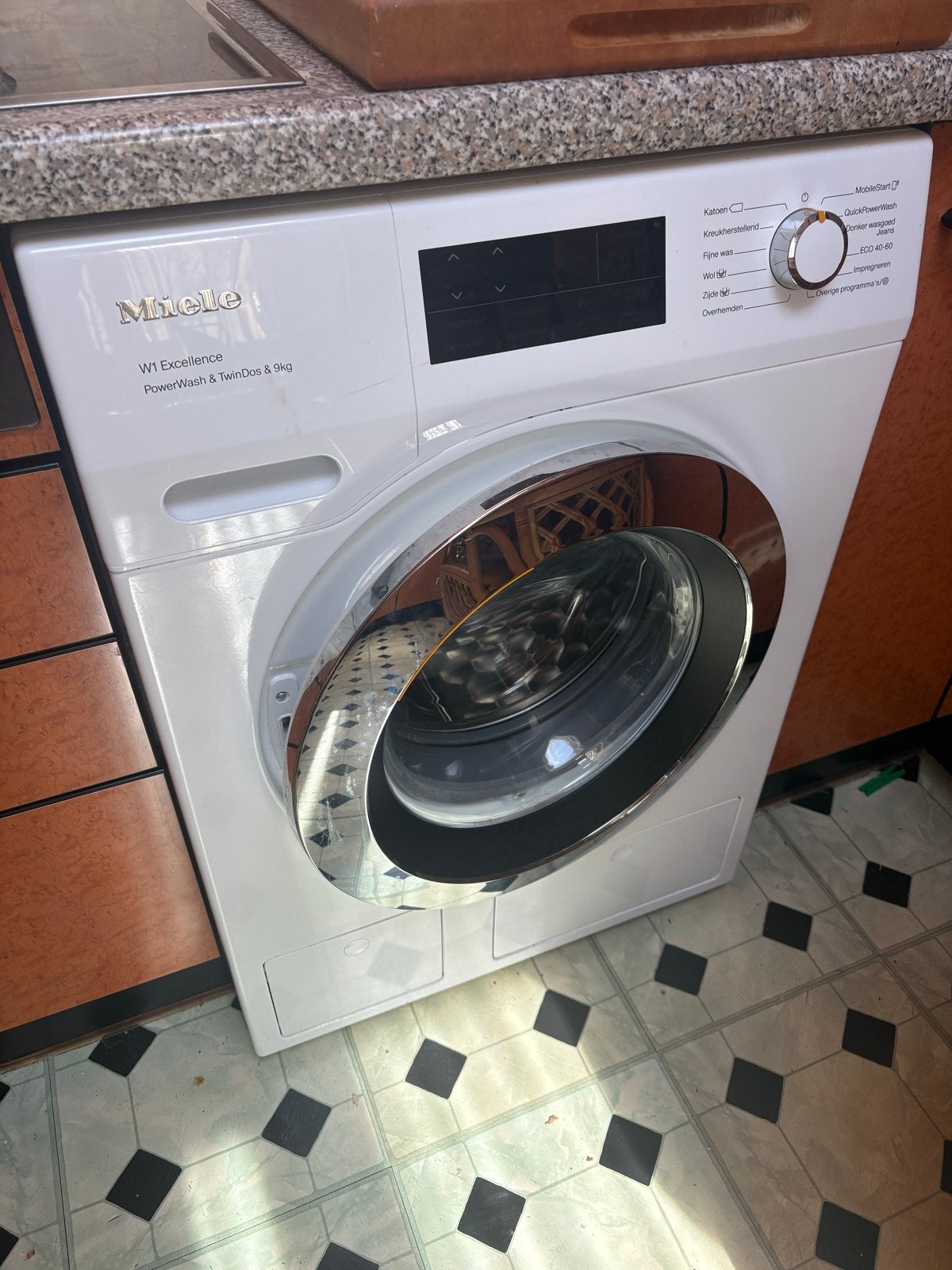 Miele W1 Excellence PowerWash & TwinDos 9kg wasmachine, Witgoed en Apparatuur, Ophalen, 8 tot 10 kg, 85 tot 90 cm, 1600 toeren of meer