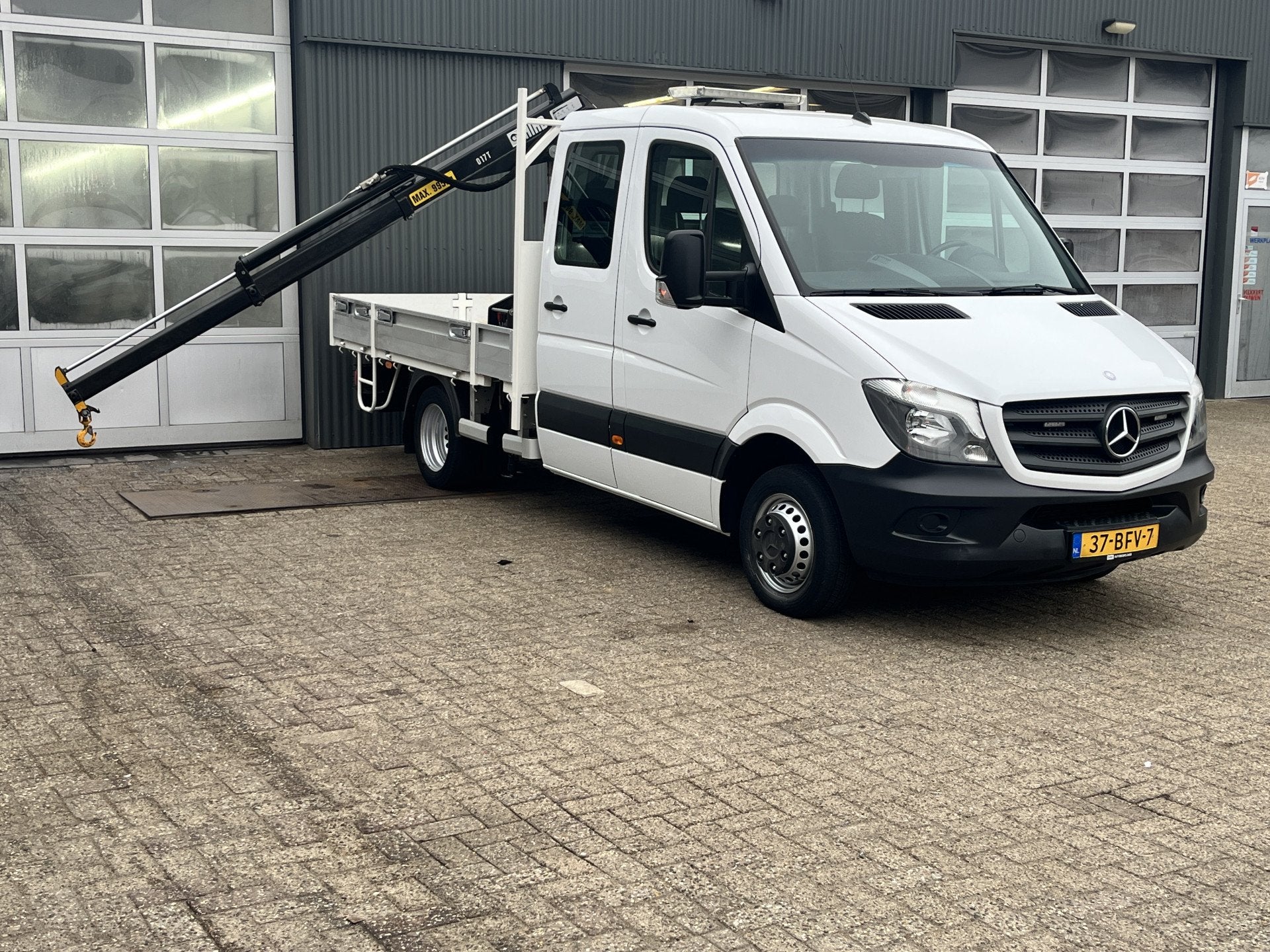 Mercedes-Benz Sprinter 513 CDI 130pk DC Laadkraan Hiab 017T, Stof, 4 cilinders, 7 stoelen, Wit
