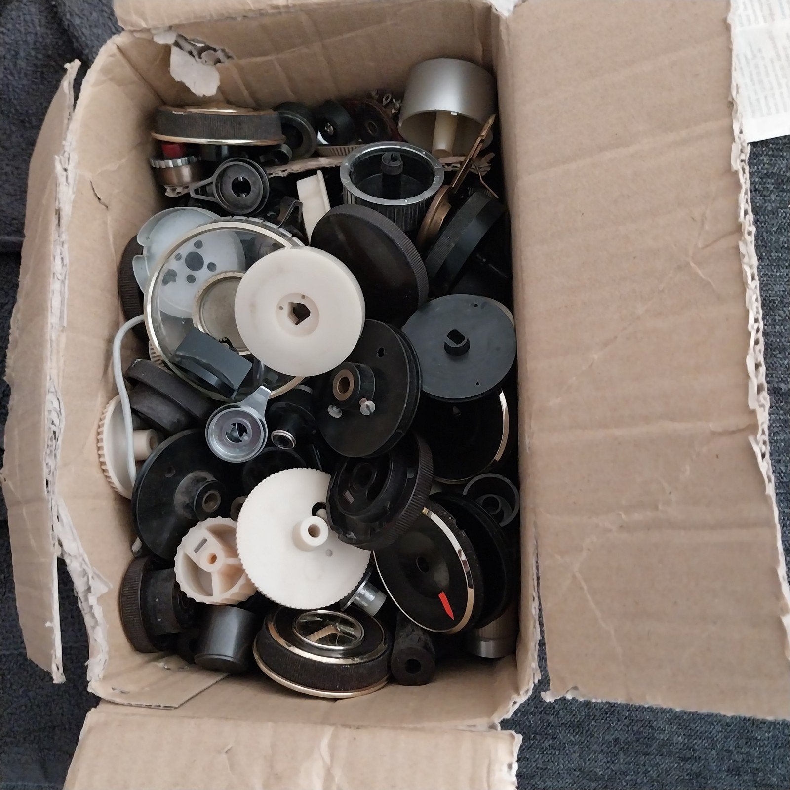 Diverse knoppen voor lampen radio's en wat anderen⁹, Ophalen of Verzenden