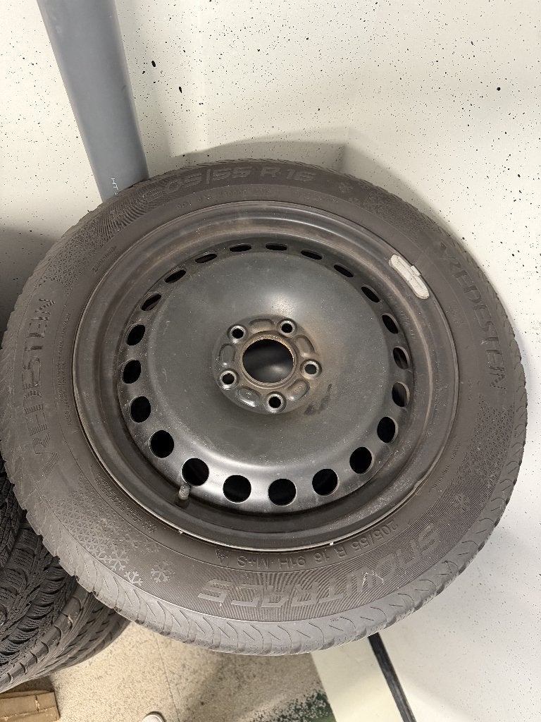 Winterbanden 205/55R16 Volvo V40,C30,V50,V70,C70, Auto-onderdelen, Ophalen, Gebruikt, 16 inch, Banden en Velgen