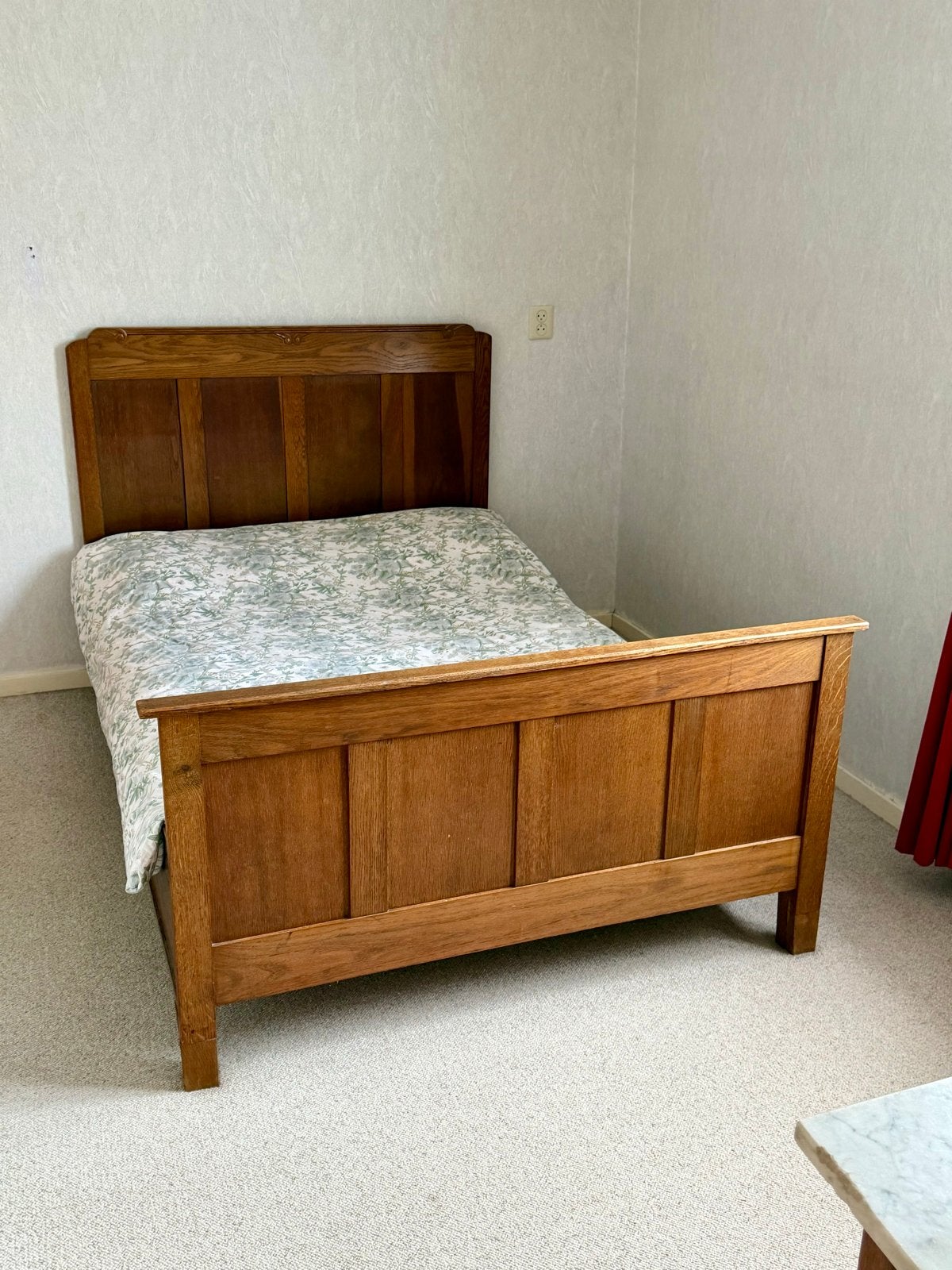 Vintage houten bedframe - Eikenhout, Antiek en Kunst, Ophalen