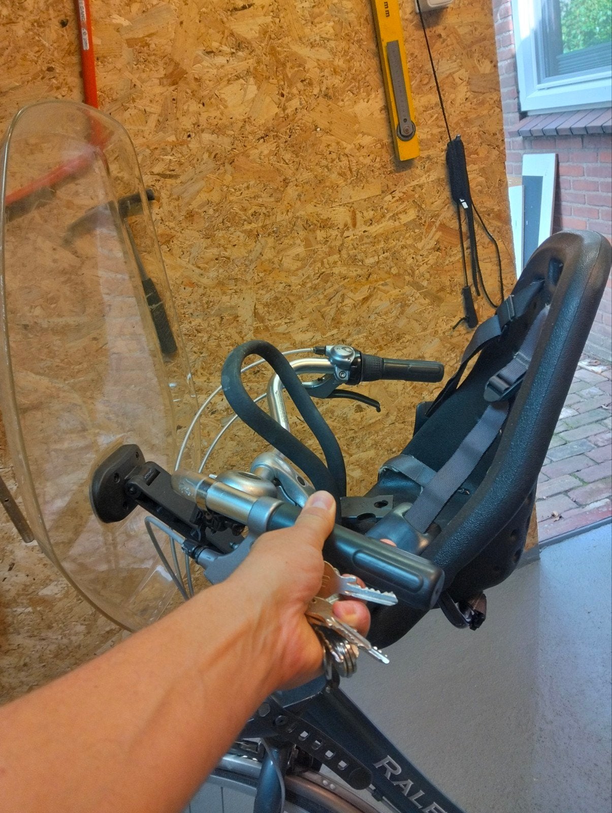 Thule Yepp Mini fietszitje met windscherm, Fietsen en Brommers, Ophalen of Verzenden, Gebruikt, Voorzitje, Thule Yepp