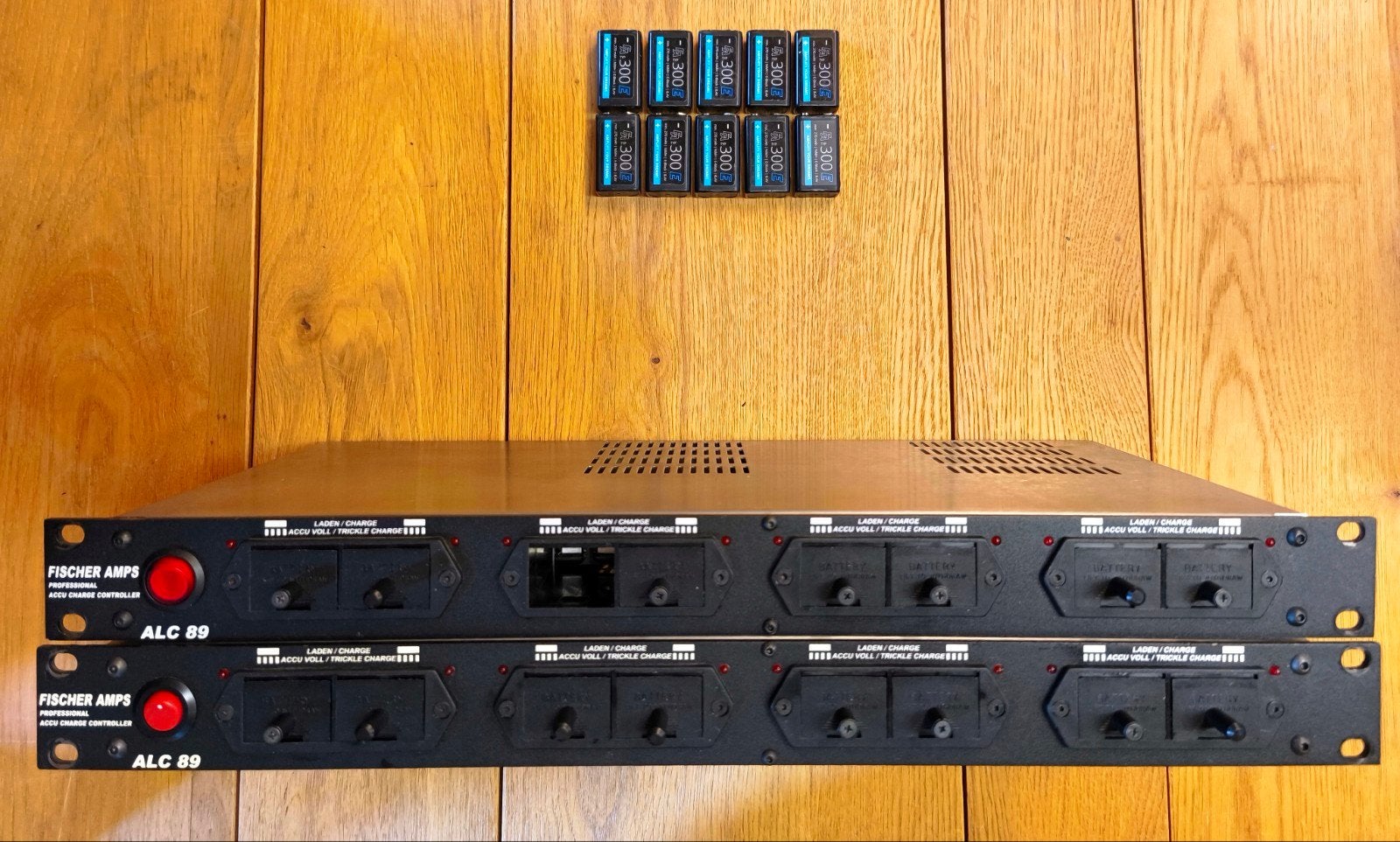 2 Fischer ALC 89  9V batterijladers 19 inch, Ophalen of Verzenden, Gebruikt