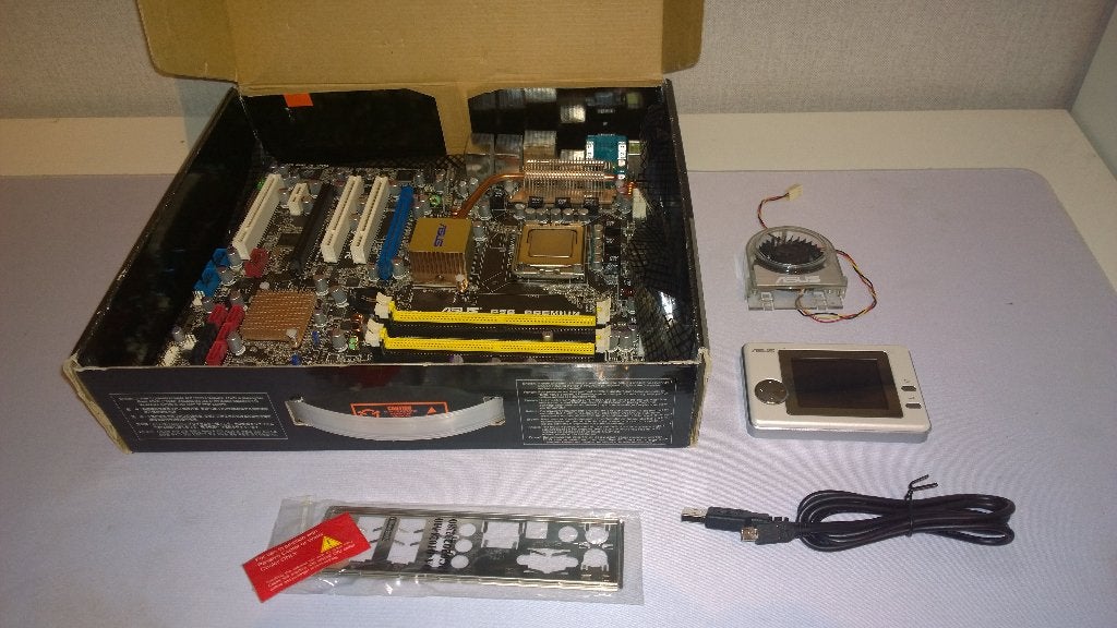 ASUS P5B Premium Vista Edition, Boxed, ScreenDUO, CPU, Computers en Software, Moederborden, Ophalen, Socket 775, Zo goed als nieuw