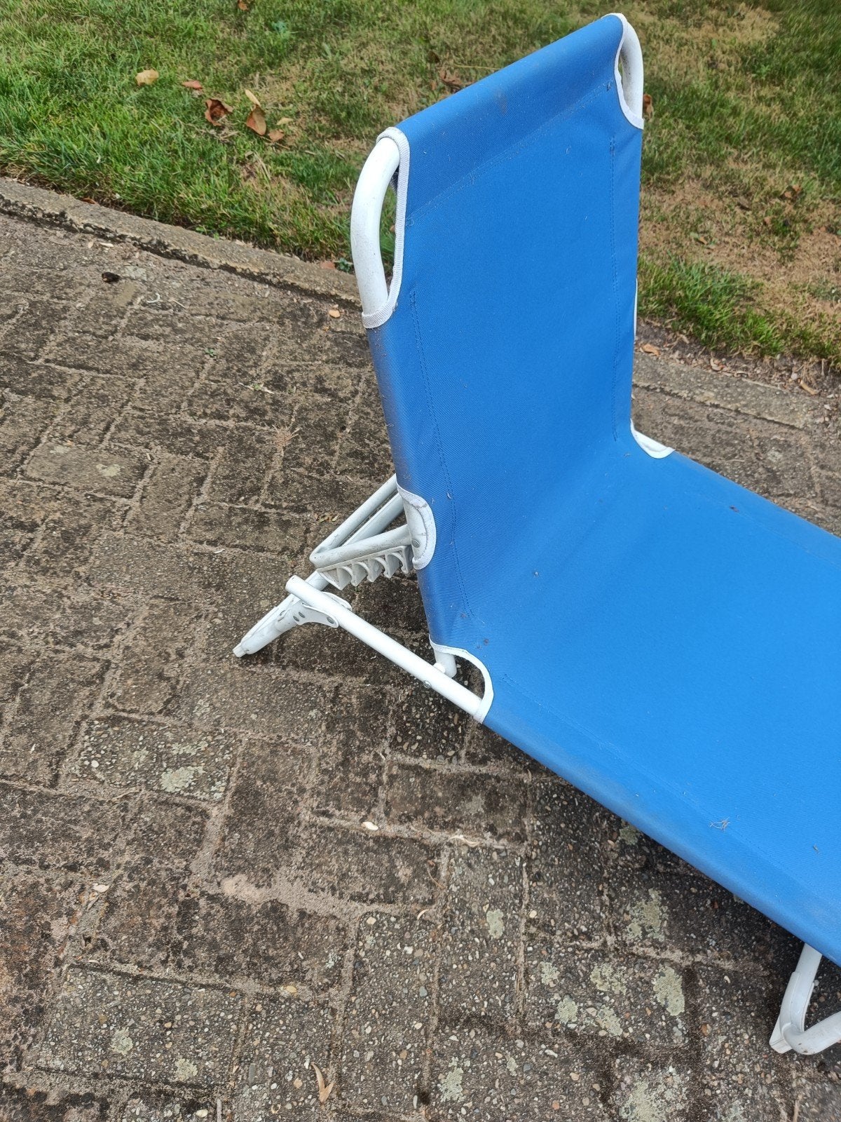 Ikea Ligbed Blauw - Verstelbaar en Inklapbaar, Tuin en Terras, Ligbedden, Ophalen of Verzenden, Zo goed als nieuw